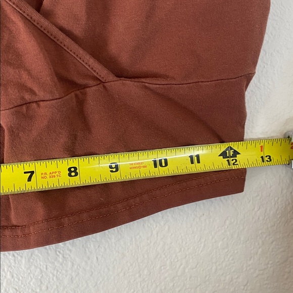 🎱Cute basic top in the shade Rust! - Picture 4 of 5
